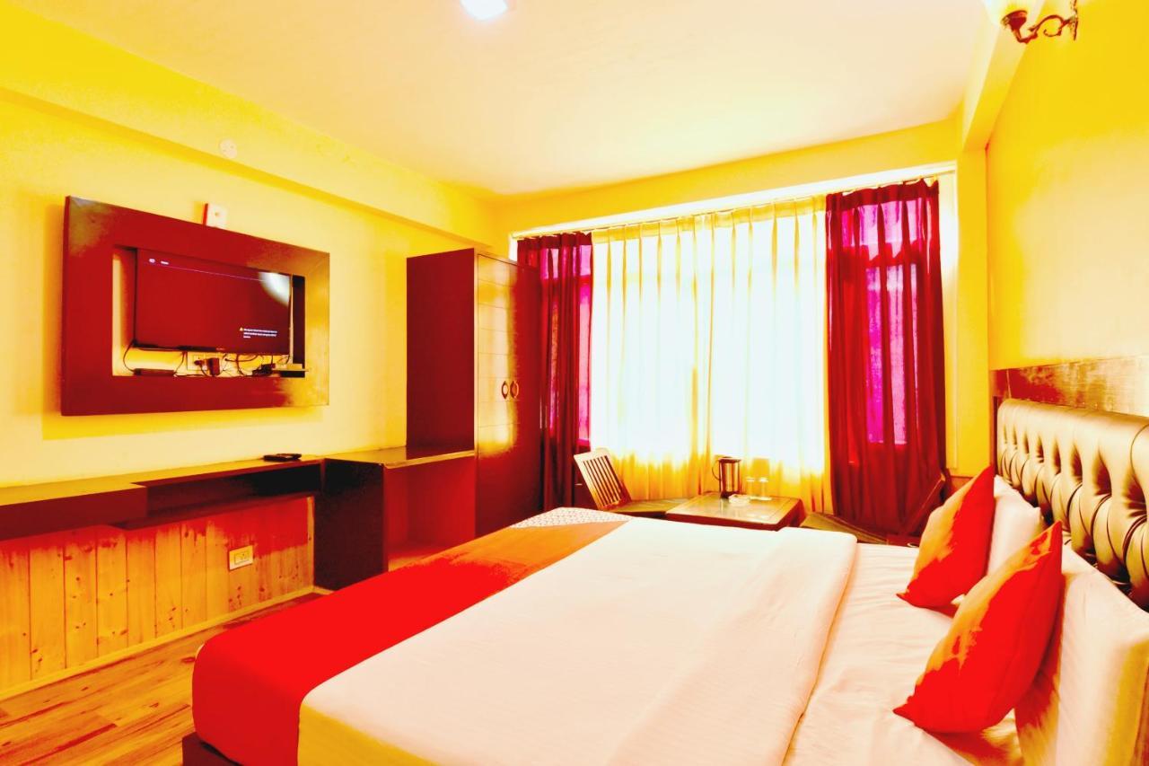 Oyo Flagship 27062 Hotel Green View Manāli Esterno foto